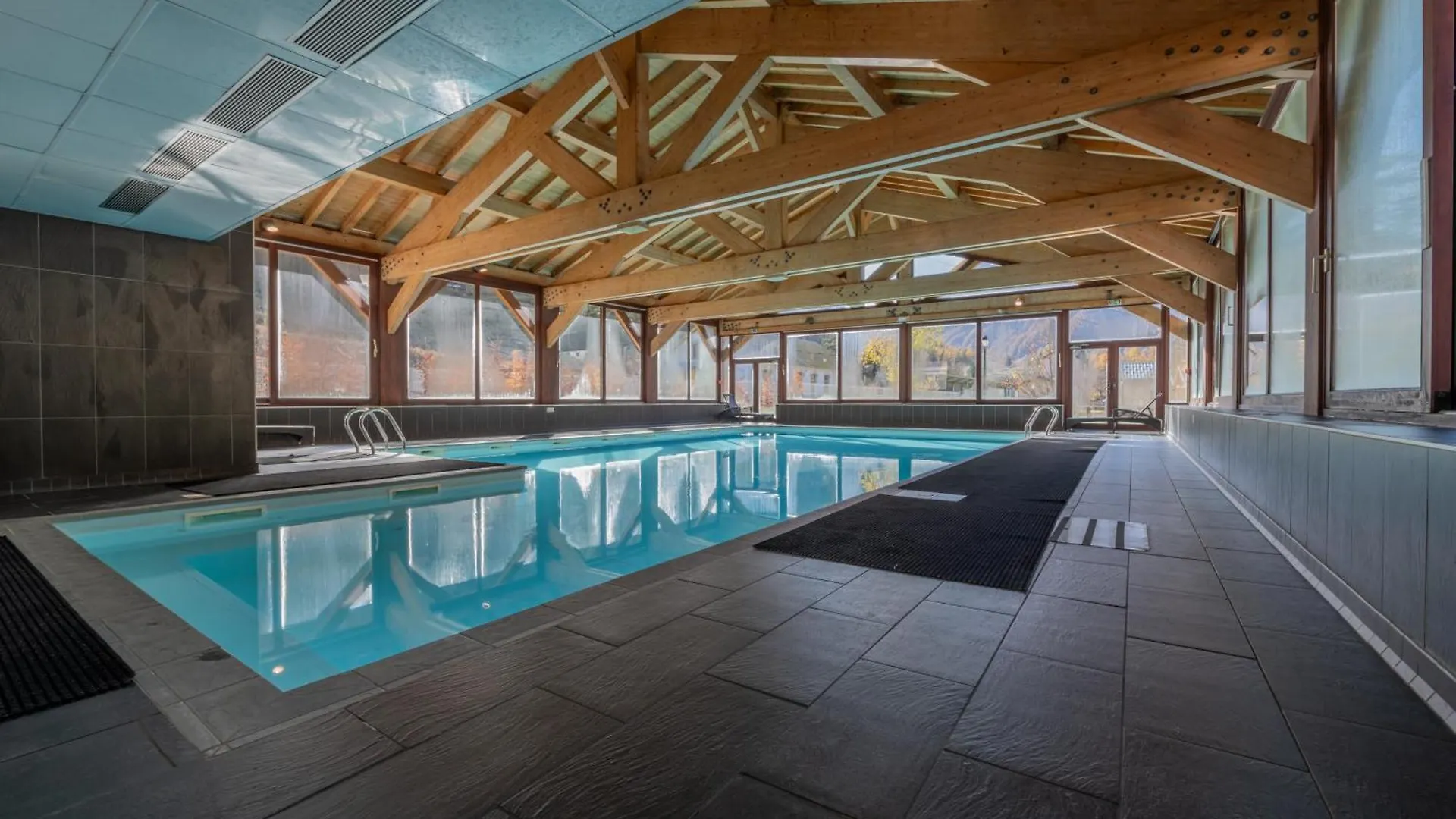 L'Ours Bleu B01 - Ski In Ski Out - Happy Rentals Vallorcine Apartment
