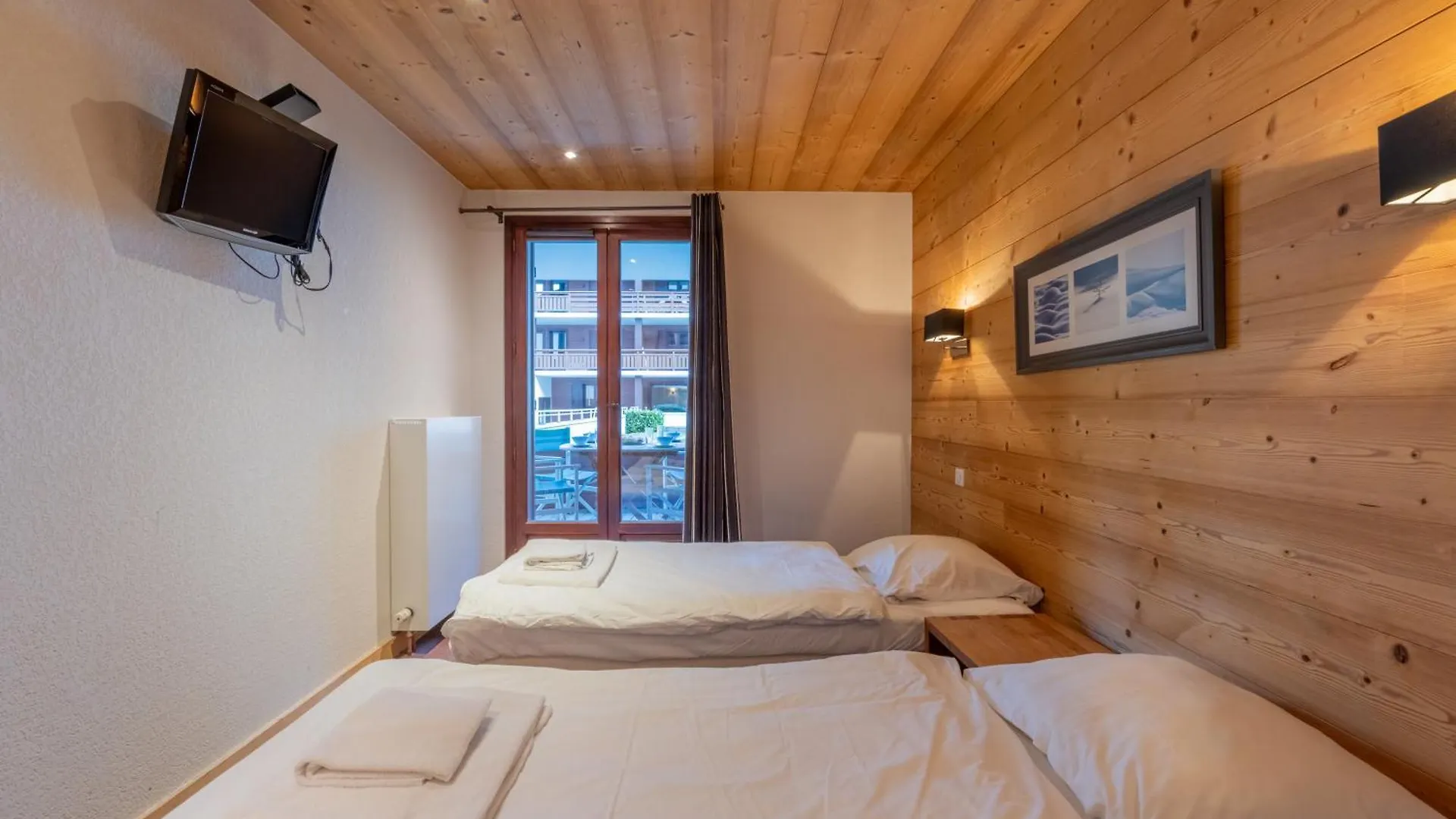 L'Ours Bleu B01 - Ski In Ski Out - Happy Rentals Vallorcine Apartment